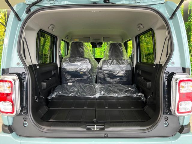 普段のお買い物や通勤、送迎等に十分な荷室スペースを確保しております。セカンドシートを倒すと、大きな荷物の積載も可能です♪