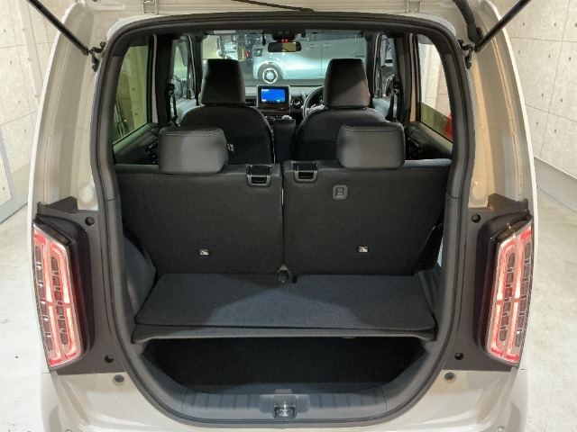 当店はサービス工場を併設する店舗です！納車前の整備は当然ながら納車後のメンテナンスも全てお任せ下さい！きっと満足のいくサービスをご提供いたします♪