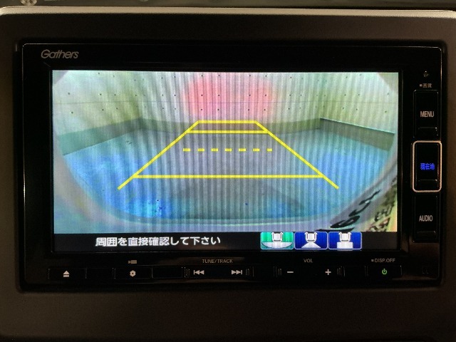 当店はサービス工場を併設する店舗です！納車前の整備は当然ながら納車後のメンテナンスも全てお任せ下さい！きっと満足のいくサービスをご提供いたします♪