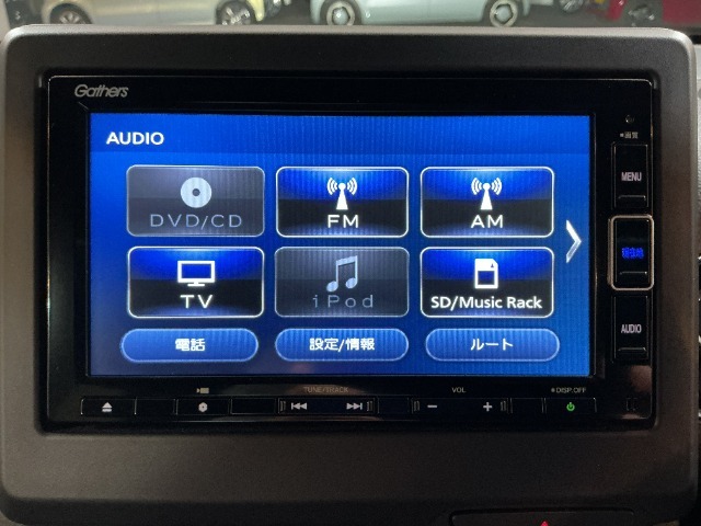 メモリーインターナビ付いています。スマートフォンとの連動も可能です。