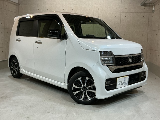 指定工場併設で末永く品質を保ちます。12ヶ月点検や車検はもちろんのこと、国家資格整備士によるお車のアドバイスも致します。