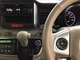 純正【ギャザズ】CDチューナー付いてます
