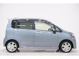 県内13店舗にて常時500台以上ダイハツ車を展示中です。見て、触って、納得のいく一台をぜひ見つけてください。