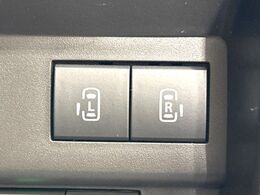 【両側パワースライドドア】スマートキーや運転席のスイッチで後席両側スライドドアの開閉が可能♪電動だから力を入れてドアを開ける必要が無く、小さなお子様でも簡単に開け閉めでき快適です♪