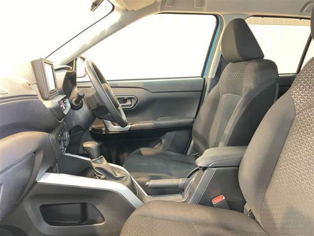 清潔で広々した座席です！是非、現車を見て体感してみてください。