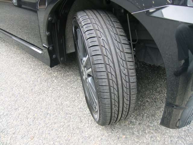 ★当店の展示車両は『試乗車・下取車・リース車』をメインに展示しております！　オークションを介さず直接販売させて頂く事で、お求め易い販売価格を実現しております！是非、お早めにご来店・ご連絡下さい！（^^♪