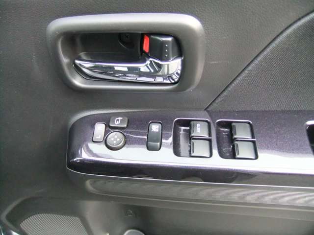 ★ 快適にお乗りいただくため『全車ルームクリーニング済』で展示しております！　少しでも気になったお車がございましたら是非ご来店頂いて、実際にお車を、ご確認してご検討してみて下さい！　（^^♪