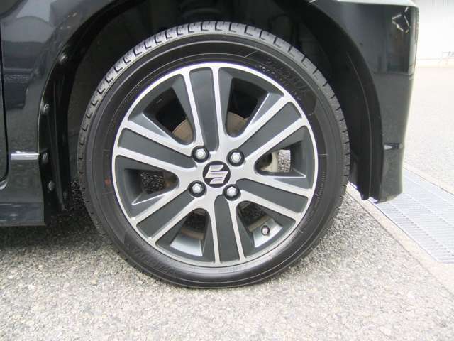 ★お車によっては『取扱説明書・保証書』が付属されている場合もございます。操作方法で困ったとき取扱説明書があれば安心ですよね！付属されていないお車もございますので事前に中古車スタッフまでお問合せ下さい。