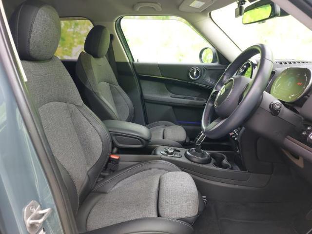 「この車の写真をもっと見たい」「状態が気になる」「この装備はついている？」どんな小さな疑問でもお気軽にお問い合わせください！