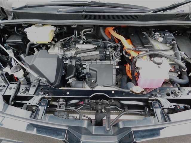 1.8リッターガソリンエンジンXモーターのハイブリッドシステム。　　『まるまるクリーン』施工済みです◎内外装、エンジンルームもピカピカ☆
