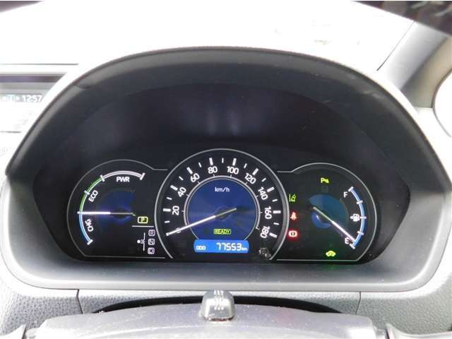 視認性が高く高級感のある自発光式オプティトロンメーター。走行距離は77553Km（入荷時）