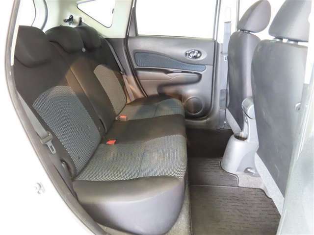 サービス工場完備。車検・メンテもお任せください！