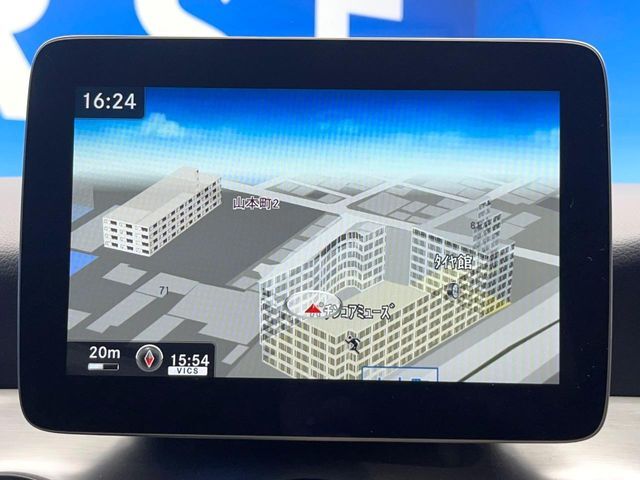 ●純正ナビ:一体感のあるナビは、高級感ある車内を演出してくれます。オーディオ機能も充実しておりますので、運転もより楽しめます♪