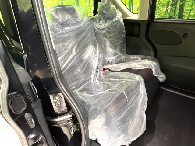 高品質なオリジナルフロアマットもオプションにてご用意しております。お好きなデザインやカラーをお車に合わせて選んでいただくことができます♪