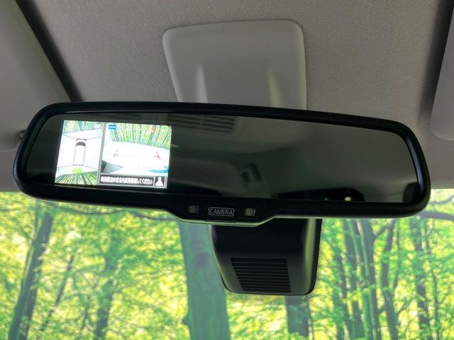 【アラウンドビューモニター】専用のカメラにより、上から見下ろしたような視点で360度クルマの周囲を確認することができます☆死角部分も確認しやすく、狭い場所での切り返しや駐車もスムーズに行えます。