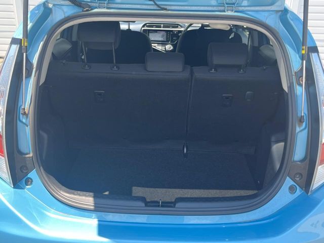 普段のお買い物や通勤、送迎等に十分な荷室スペースを確保しております。セカンドシートを倒すと、大きな荷物の積載も可能です♪