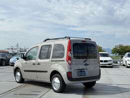 遠方にてご来店が難しい方は、LINEでのリモート商談も可能です。ご予約が必要ですので、お問い合わせいただければと思います。