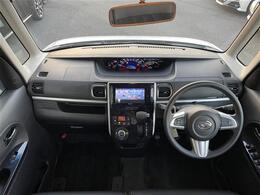 【インパネ全体】全方位で視界が広く、高い目線で運転もしやすいです！