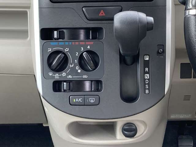 西日本自動車のココが安心！！その6当社でご購入頂いた車両には全車6ヶ月または6000Km（販売価格により保証期間は異なります）整備保証を付けさせていただいております。