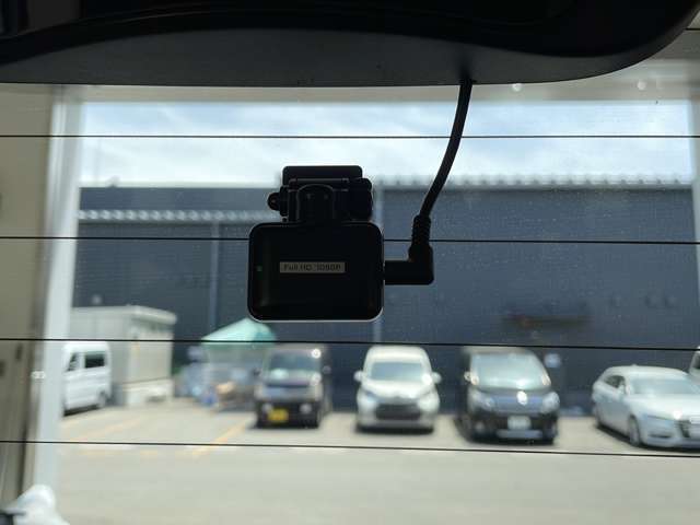 ☆整備工場・鈑金工場併設店舗☆ 車検・12検・オイル交換など・・おクルマ購入後のアフターサポートも当店にお任せください！！