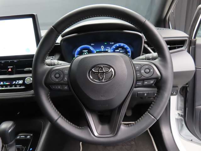 運転席にお座りになった際のイメージです。視界やシートの座り心地にポジション、各装備へのアクセスのしやすさ等、実際に触れてお確かめください。