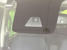 【プロパイロット】高速道路での長距離走行が楽に！！渋滞時と巡回走行のシーンで、アクセル・ブレーキ・ステアリングを自動で制御し、長距離運転の負担を軽減してくれます♪