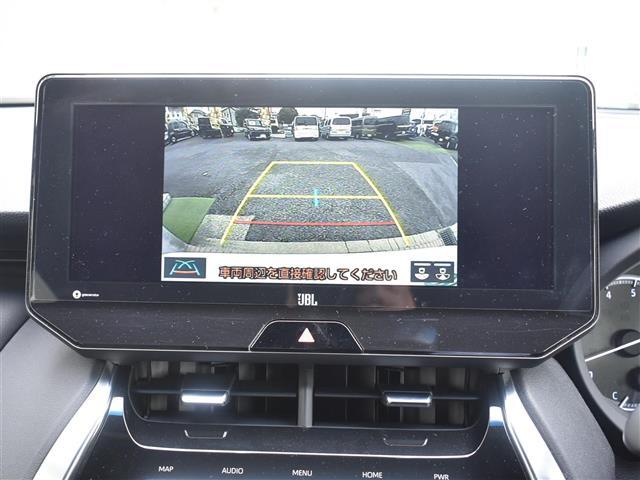 【バックカメラ】駐車時に後方がリアルタイム映像で確認できます。大型商業施設や立体駐車場での駐車時や、夜間のバック時に大活躍！運転スキルに関わらず、今や必須となった装備のひとつです！