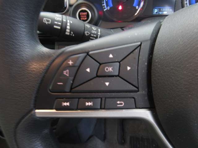 ステアリングオーディオスイッチ☆オーディオやナビと連携させればハンドル内での操作が可能になりより快適なドライブをお楽しみいただけます♪