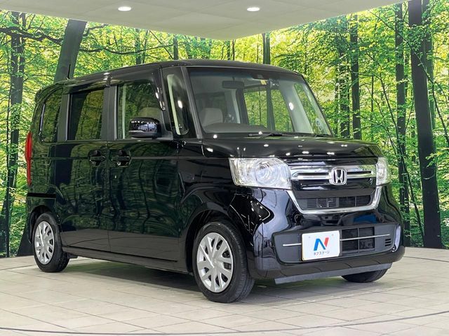 高透明度のガラス皮膜で撥水はもちろん、上質なツヤ・光沢を実現。紫外線や酸性雨から大切な愛車を保護し、色あせ・劣化を防止。「弾スプラッシュコート」、「弾プリミッサコート」からお選びいただけます。