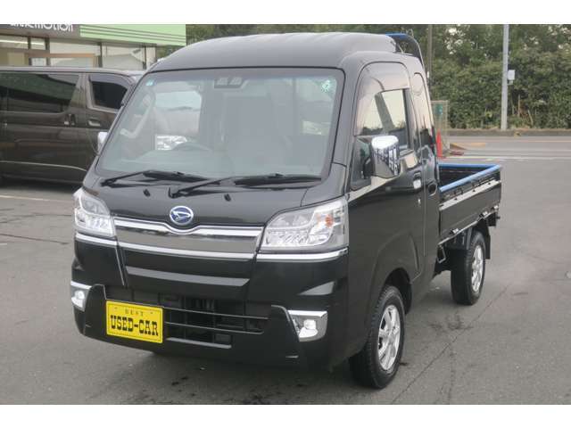 納車前のコーティングやフィルム施工なども承っております。