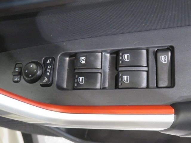 パワーウィンドは今や当たり前の機能ですが、無いと困る機能です。運転席からの操作で、全席の窓を振るオープンにしたり、フルクローズが可能です。
