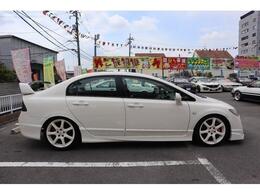 お車は見られなくても購入はできますが、現状でのお渡しをご理解できる方と致します。後付け部やパーツなど保証は一切ございません。気になる場合は動作確認してきますのでお電話でご質問下さい。動画も送れます。