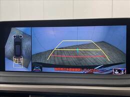 【パノラミックビューモニター】専用のカメラにより、上から見下ろしたような視点で360度クルマの周囲を確認することができます☆死角部分も確認しやすく、狭い場所での切り返しや駐車もスムーズに行えます。