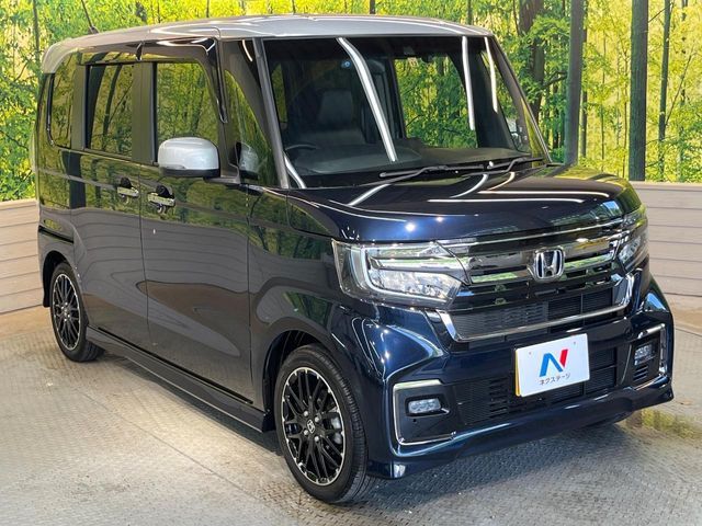 大好評のボディコーティング「弾スプラッシュコート」もご納車までに施工可能。通常のガラスコートと異なる、耐久年数6年の無機質ガラスコーティングが、ボディをキレイな状態に保ってくれます。