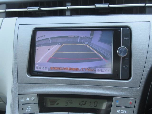 バックガイドモニターで、後方を確認しながら安心して駐車することができます。運転初心者も熟練者も必須の機能ですよ！