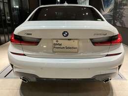 後部座席も使用感が少なく良好な状態です！！後席シートもしっかりと作りこまれているので長距離の移動でも疲労を感じにくいです！