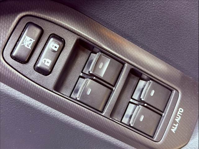 自動車と一緒に任意保険もご相談下さい。専任スタッフがお車に合った内容をご提案させていただきます。