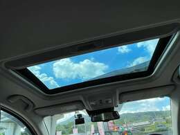 「サンルーフ」　解放感たっぷり♪天気の良い日は全開でドライブですね☆