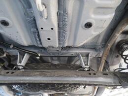 下廻りは目立ったサビや腐食ありません！下回りがきれいなうちに、防錆塗装をするとより長持ちしますよ♪