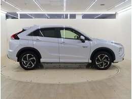 「メーカー直営三菱自動車ディーラー」です。 1都8県に拡がるネットワークで、お客様の安心で楽しいカーライフのお手伝いをさせていただいております。