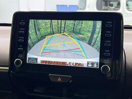 【バックカメラ】駐車時に後方がリアルタイム映像で確認できます。大型商業施設や立体駐車場での駐車時や、夜間のバック時に大活躍！運転スキルに関わらず、今や必須となった装備のひとつです！