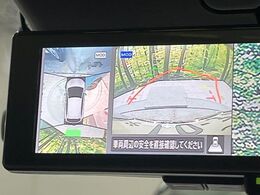 【アラウンドビューモニター】専用のカメラにより、上から見下ろしたような視点で360度クルマの周囲を確認することができます☆死角部分も確認しやすく、狭い場所での切り返しや駐車もスムーズに行えます。