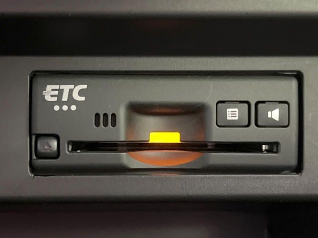 【ETC】高速道路の料金所をストレスなく通過！話題のスポットやサービスエリアに多い「スマートIC」利用時は必須のアイテムです。当店でセットアップを実施、ご納車当日からすぐにご利用いただけます！