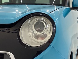 ディスチャージヘッドライト搭載でしっかり明るく照らしてくれるので、夜間走行や不慣れな道でも安心です。