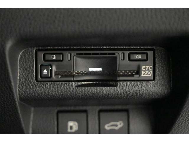 ETC2.0車載器です。　『ETC2.0』は、料金支払い ＋ 高速道路　情報提供サービス・新サービスが受けられます。