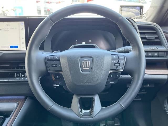 【純正革巻きステアリング】上質な革を使用することで、手にしっかり馴染みとても運転しやすいハンドルです♪
