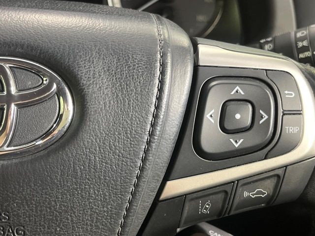 【レーダークルーズコントロール】高速道路での長距離走行が楽に！！自動で速度を保つクルーズコントロールが、衝突軽減システムと連携し、前方の車両を感知して車間を保つように速度調節してくれます！！