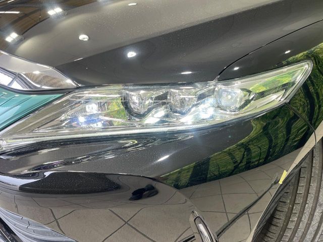 【シーケンシャルターンランプ付きLEDヘッドライト】人気の『流れるウィンカー』付きのLEDヘッドライトを装備♪高級感はもちろん、点灯時は存在感たっぷりで他車からも認識されやすく安心です。