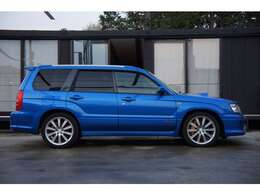 当店ホームページhttps://thephoenix.co.jpをご覧ください。