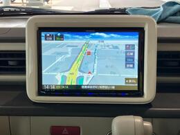 スズキ純正ケンウッド製8インチナビを装着！画面も大きく地図なども見やすくキレイ！ナビがあれば初めての場所などへのドライブも安心！